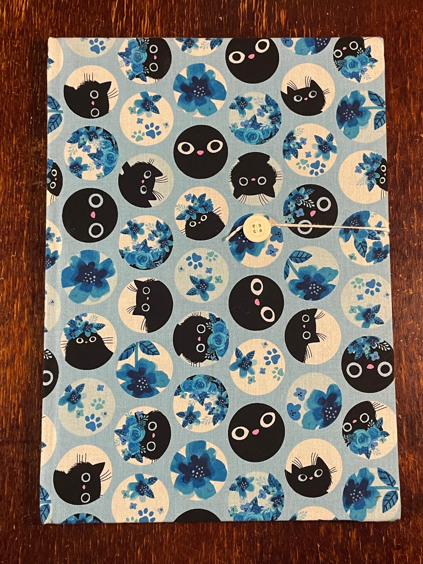 2026 Hardcover Diary A4 Week-to-View: Black Cats on Blue