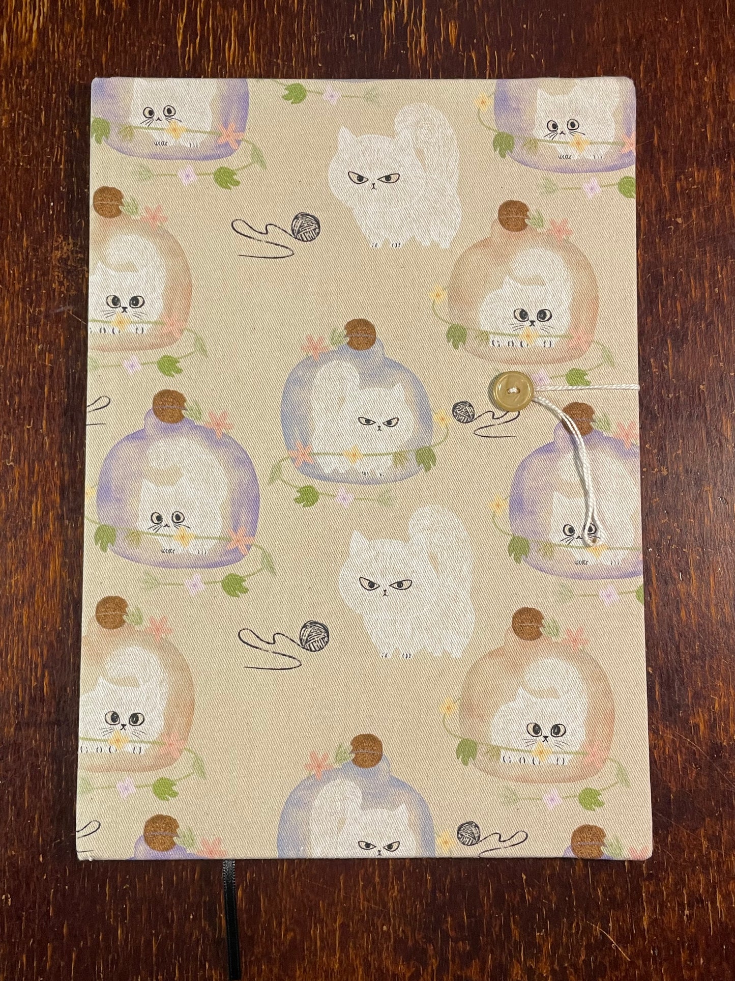 2026 Hardcover Diary A4 Week-to-View : Terrarium Cats