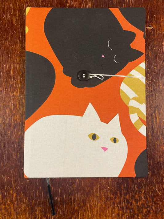 2026 Hardcover Diary A4 Week-to-View : Huge Cats