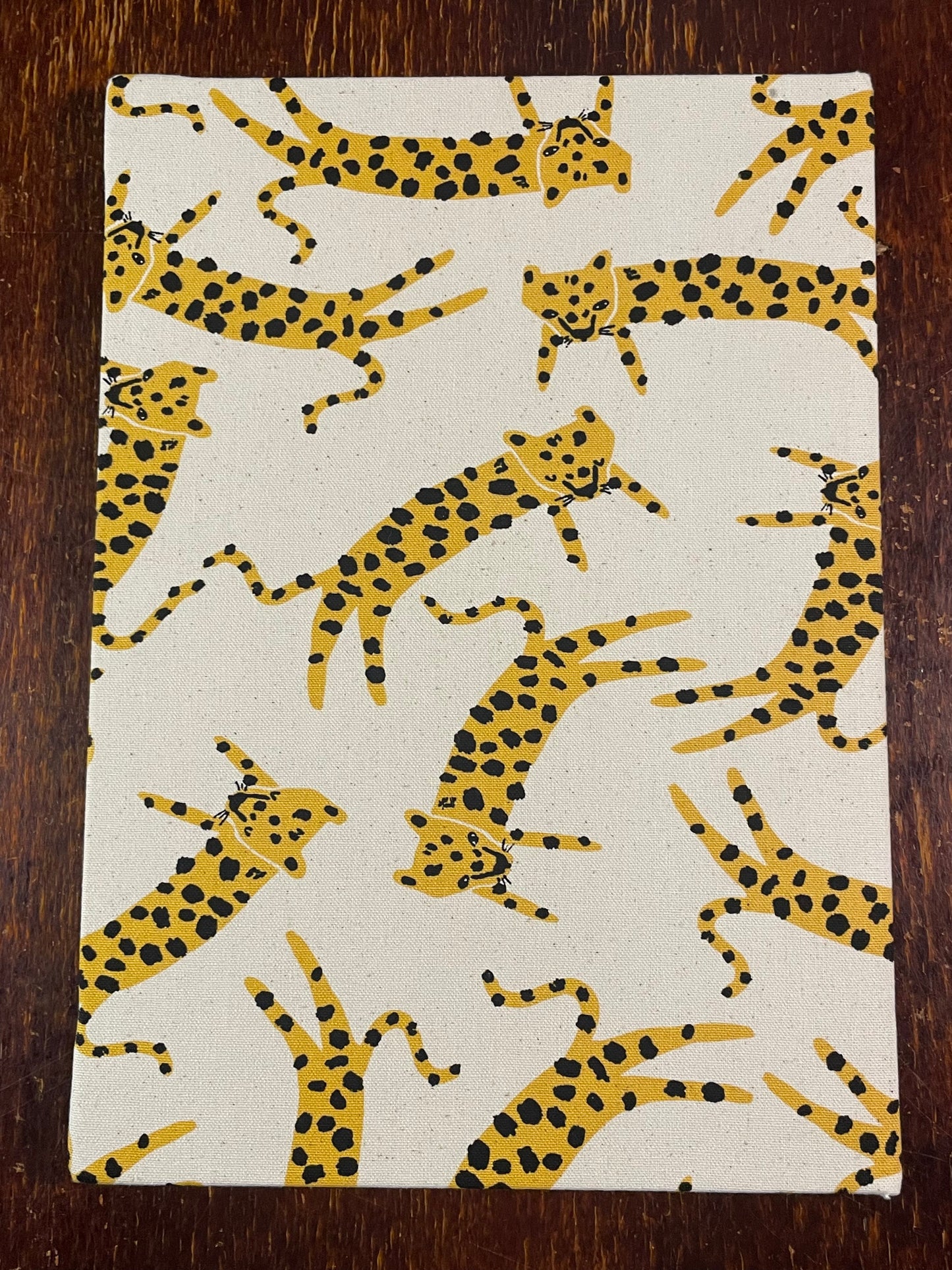 2026 Hardcover Diary A4 Week-to-View : Leopards