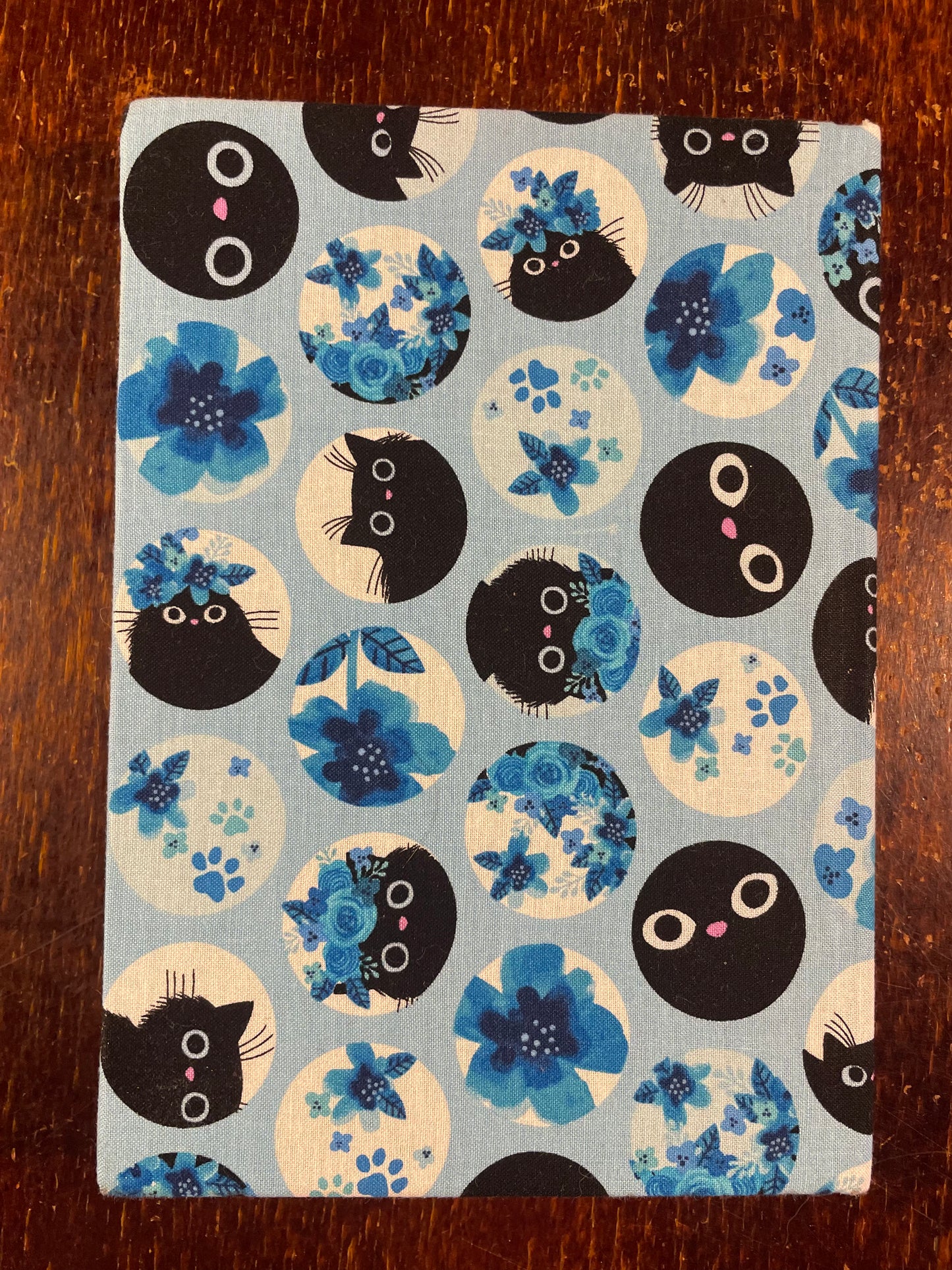 2026 Hardcover Diary A5 Day-to-Page : Circle Cats on Blue