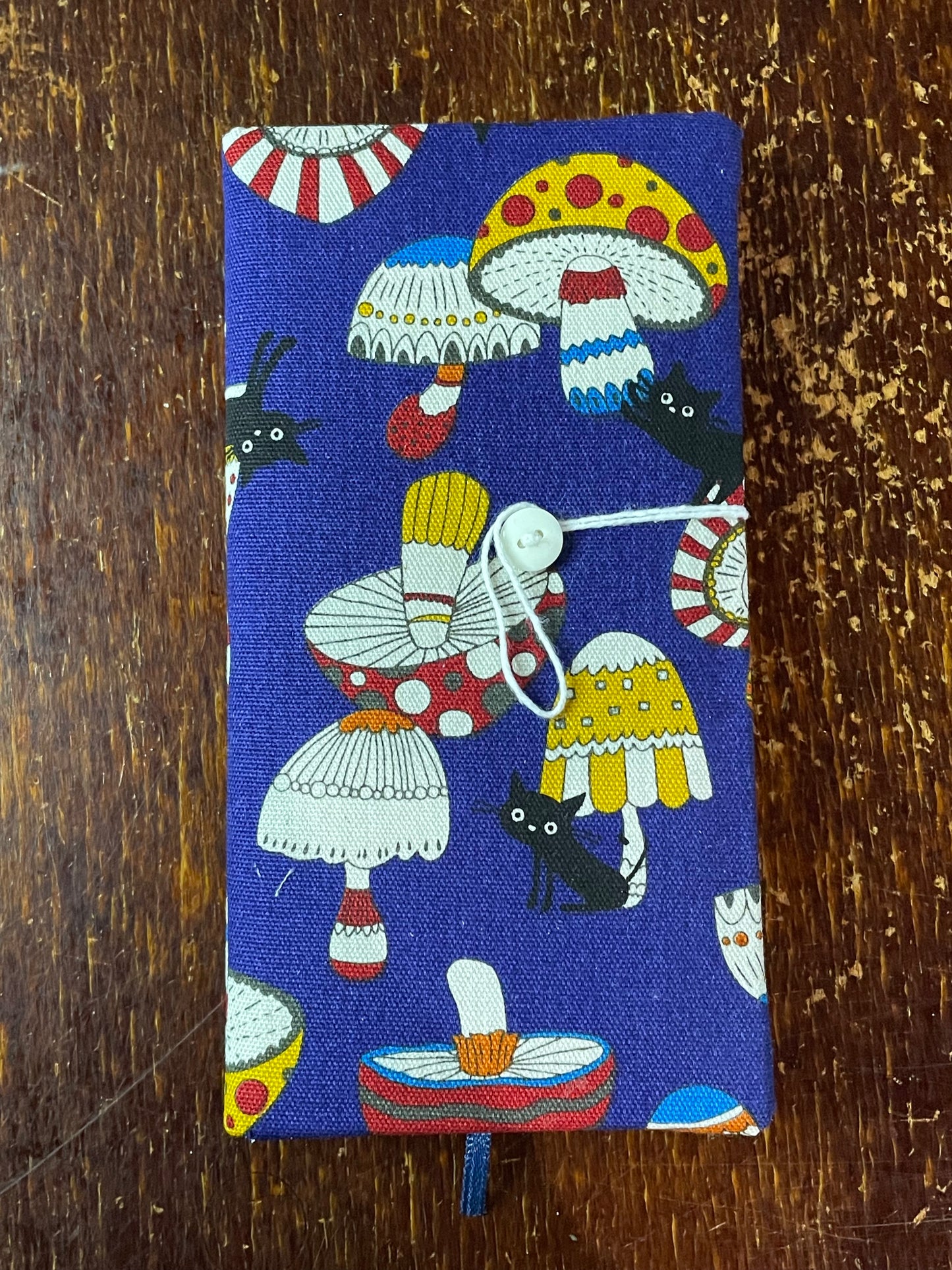 2026 Diary Pocket : Japanese Blue Mushrooms. With Cats.