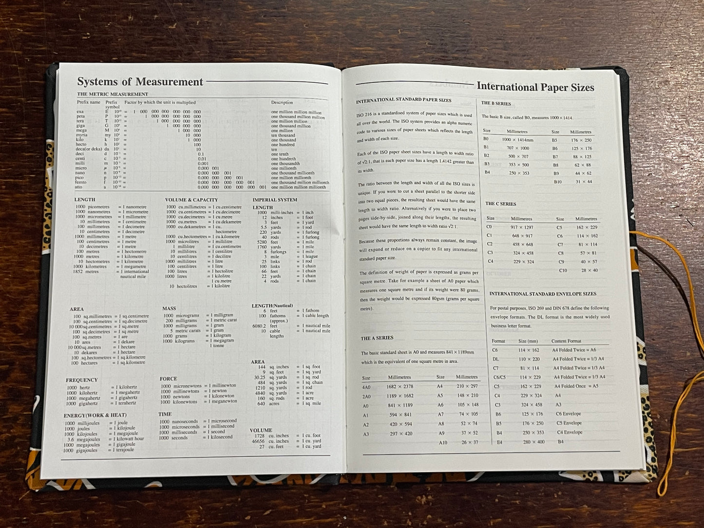 2026 Hardcover Diary A5 Week-to-View : Finnish Cats