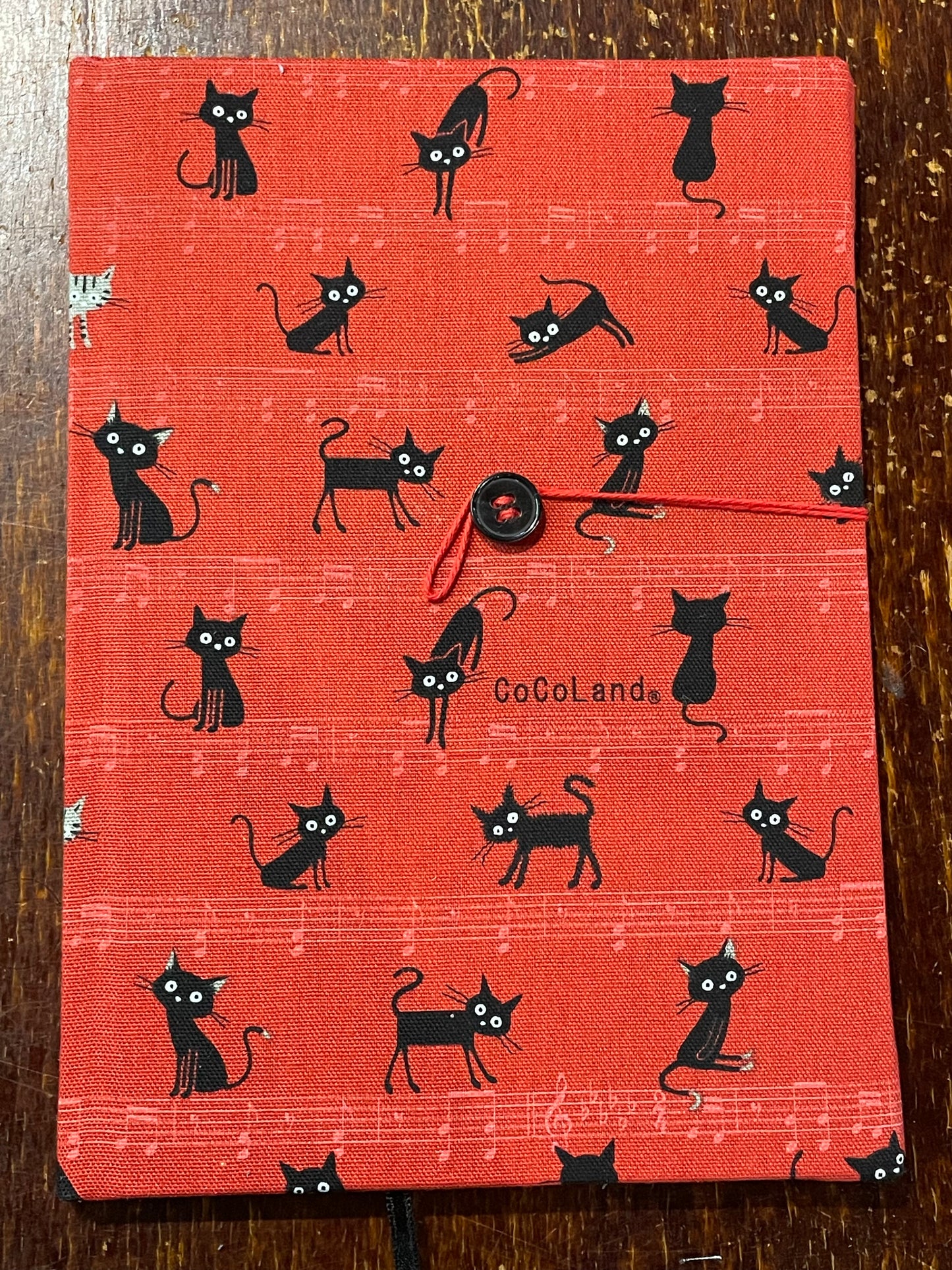 2026 Hardcover Diary A5 Week-to-View : Black Cats on Red Music